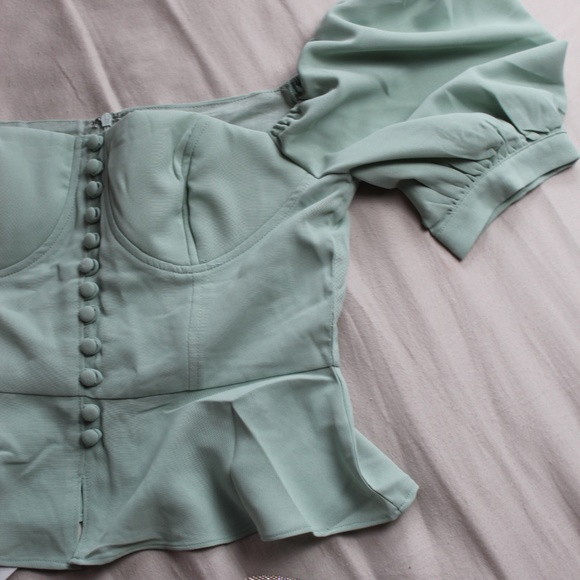 🚨//The Penelope// Sage ruffle crop top - Picture 8 of 8